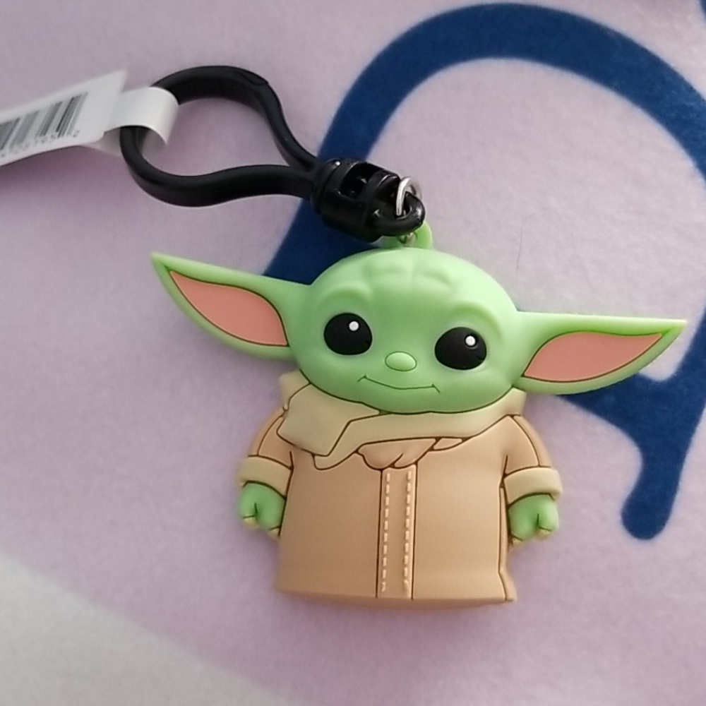 Star wars. The mandalorian. The child bag clip